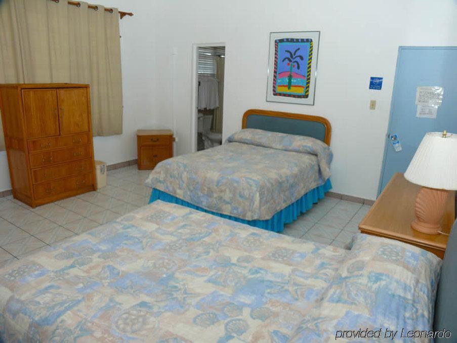 Borinquen Beach Inn San Juan Room photo