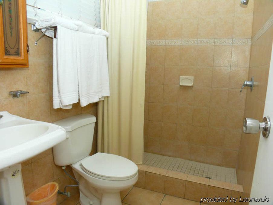 Borinquen Beach Inn San Juan Room photo