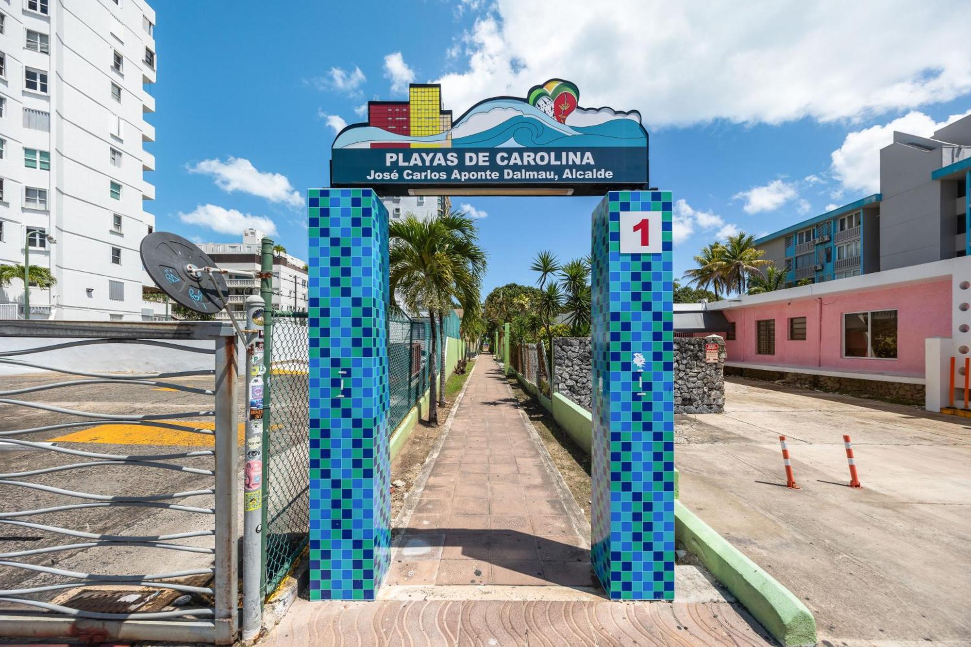 Borinquen Beach Inn San Juan Exterior photo
