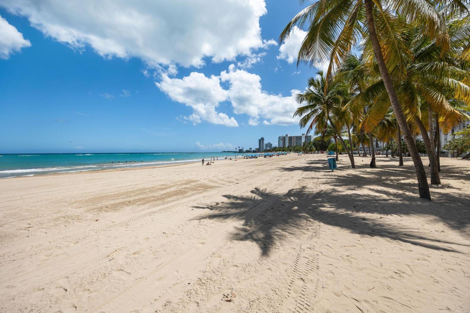 Borinquen Beach Inn San Juan Exterior photo